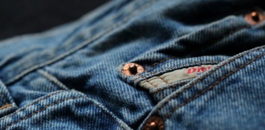 Vad Är Den Lilla Fickan På Jeans Till För