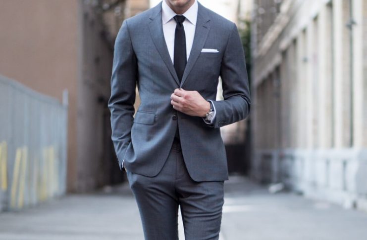 vilken knapp ska vara knäppt på kavajen