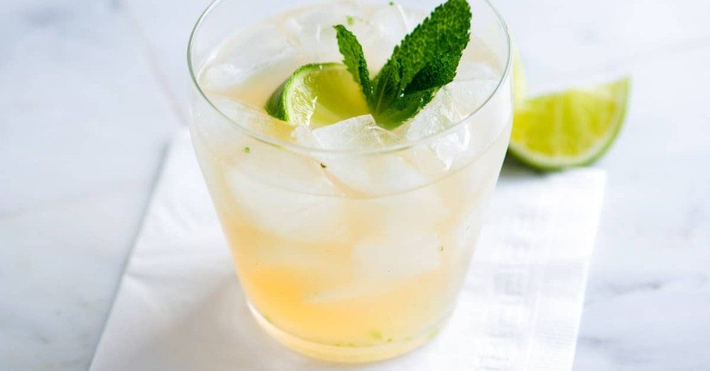 Ouzo-Lemonad drink recept