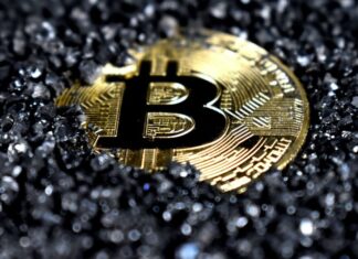 bitcoin i svart kristallsand