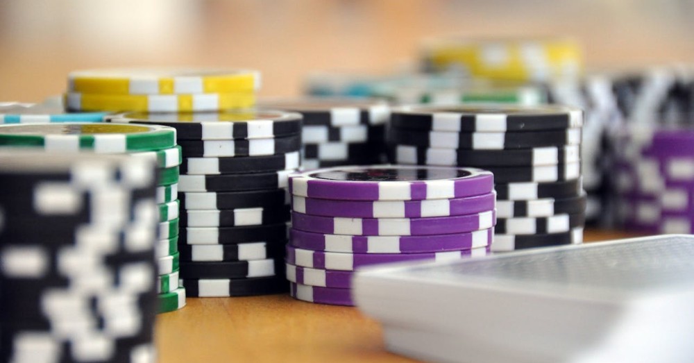 pokermarker lila och svarta