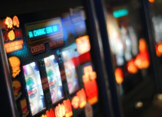 slots med orangea knappar