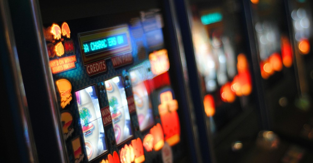 slots med orangea knappar