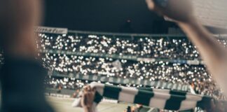 Hur Mycket Använder Svenska Män Digitala Betalningar För Onlineunderhållning? fotbollsmatch publik