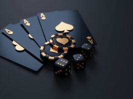 Hur Valet Av Spellicens Påverkar Både Bonusar Och Säkerhet svarta spelkort med gulddetaljer