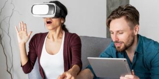 man kvinna vr headset