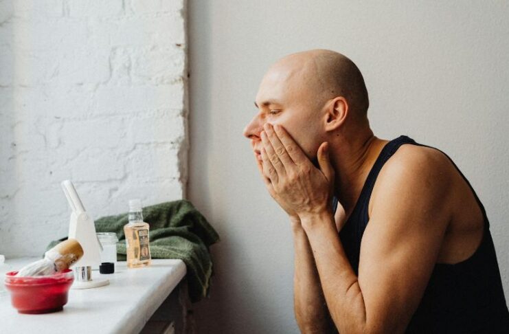 skonsam hudvård för män